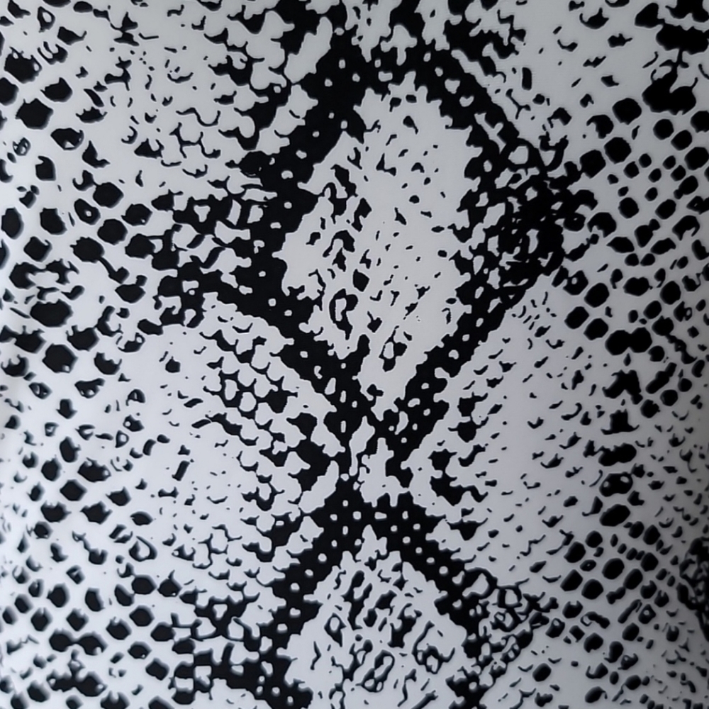 Kendall + Kylie NWT Snakeskin Print One-Piece Swimsuit Size Small In White/Black - Picture 11 of 13